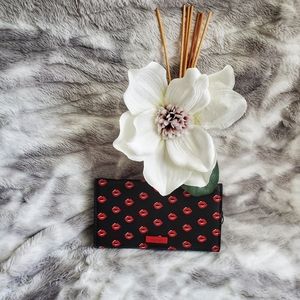 Mango Lip Wallet